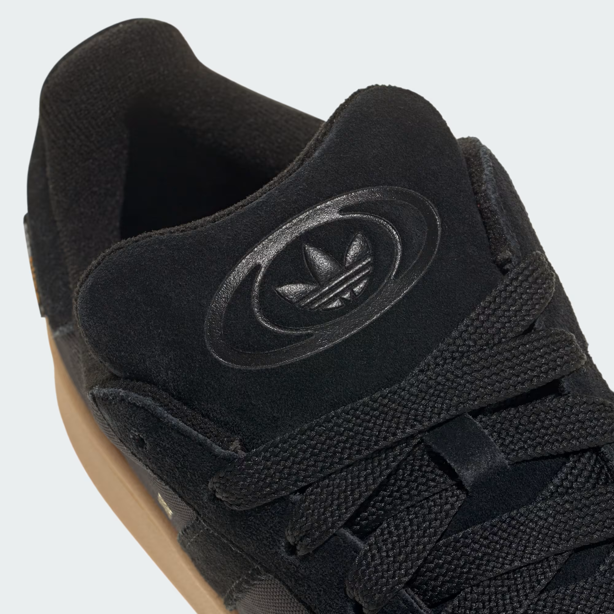 Campus 00s – Black Confortável