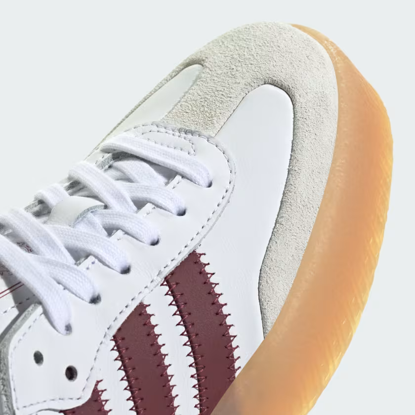 SAMBAE BRANCO COM – VERMELHO Confortável