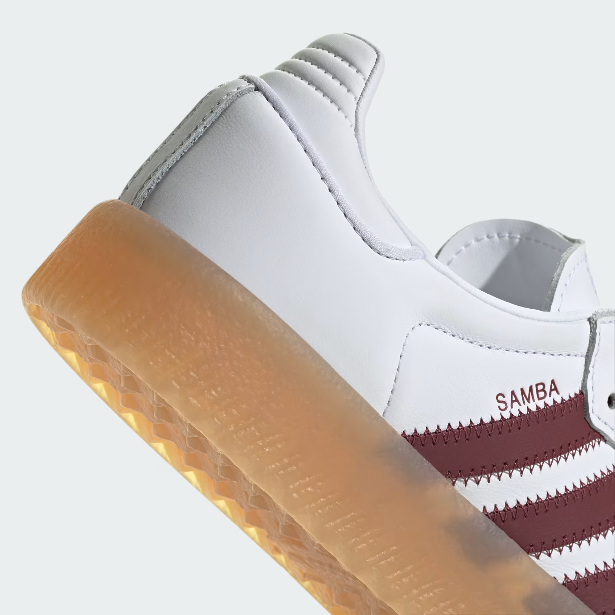 SAMBAE BRANCO COM – VERMELHO Confortável