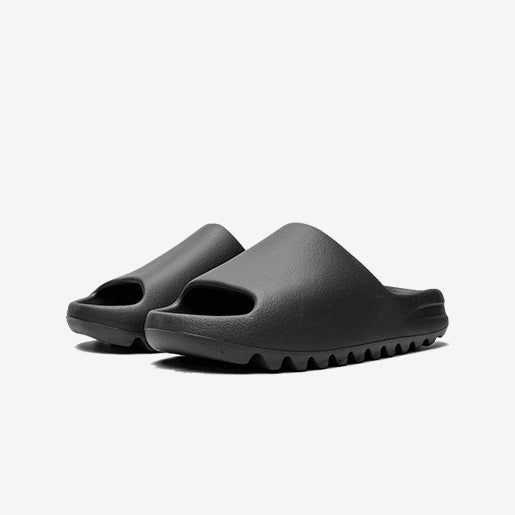 Yeezy Slide – Onyx Confortável