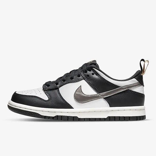 Dunk Low Black/White – Metallic Confortável