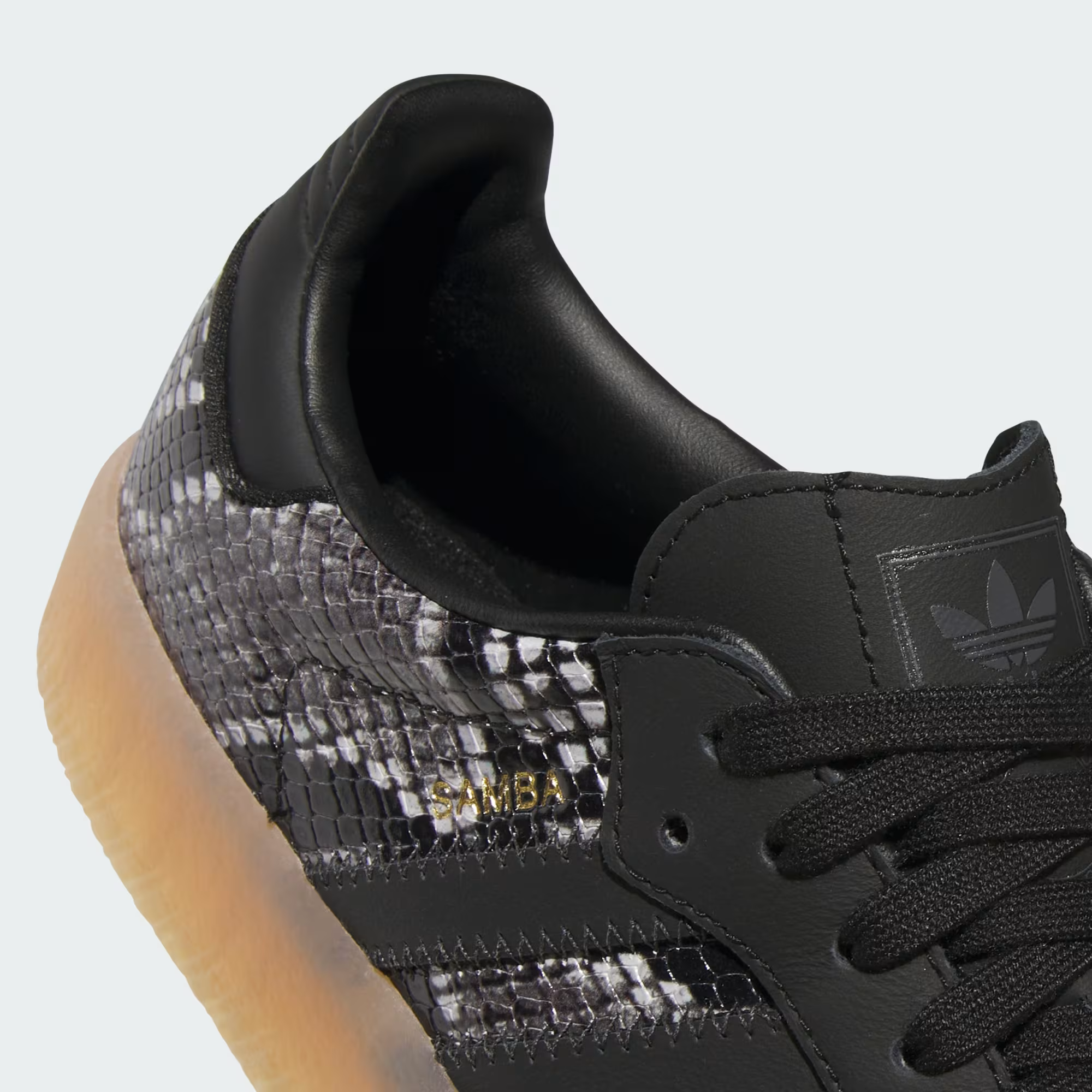 Sambae Preto com – Branco Clean