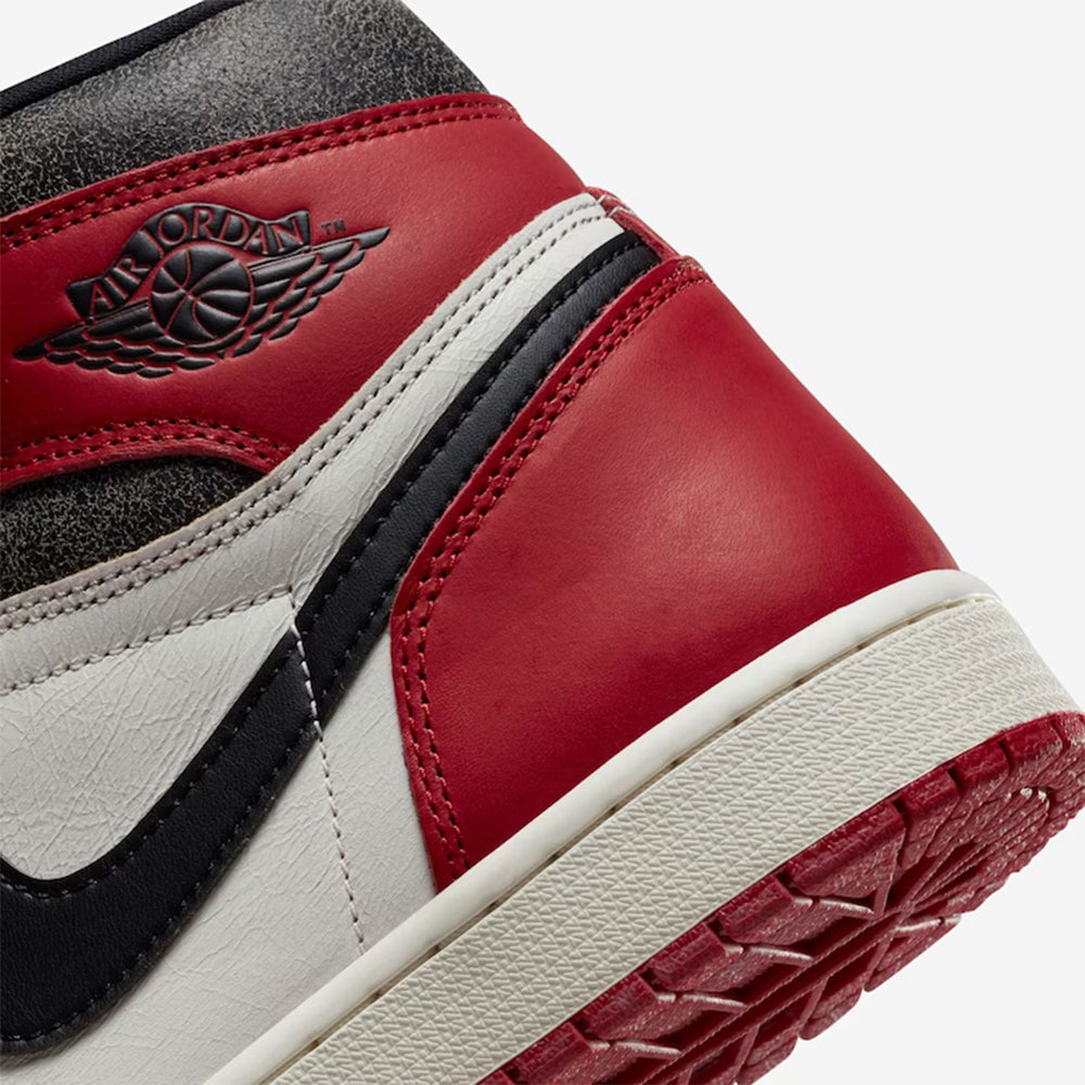 Air Jordan 1 High Chicago Lost and – Found Elegante