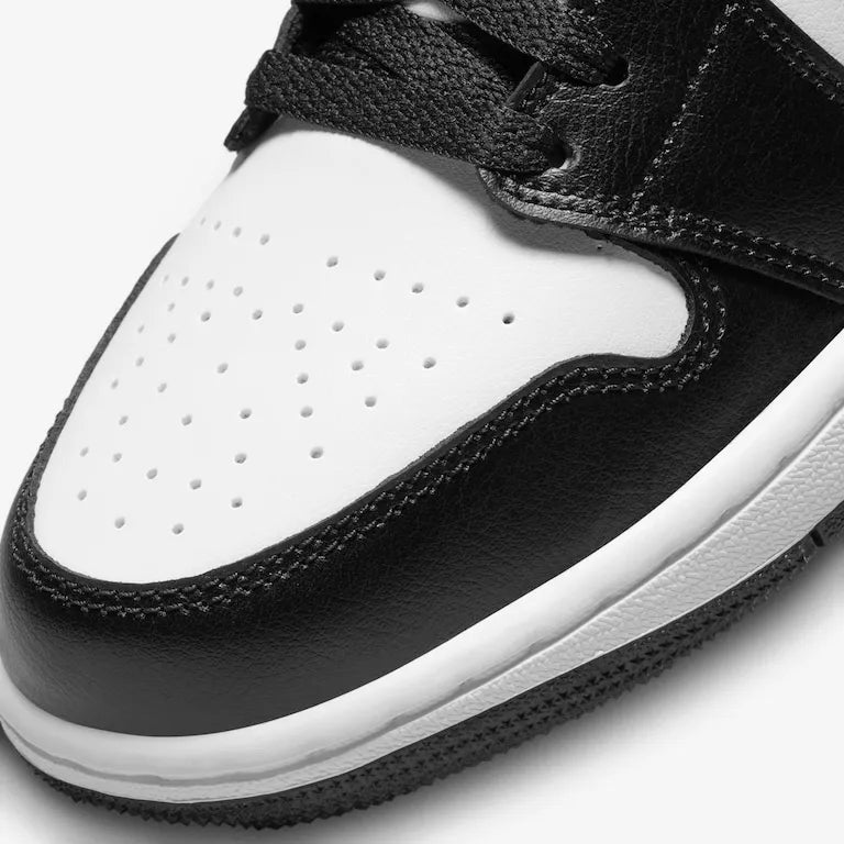 Air Jordan 1 Low – Panda Elegante