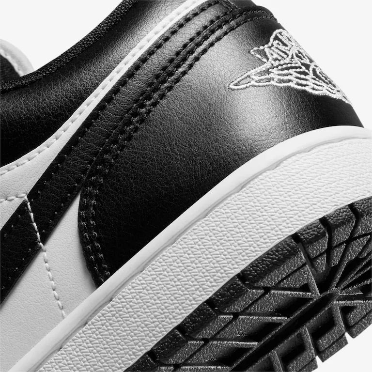 Air Jordan 1 Low – Panda Elegante