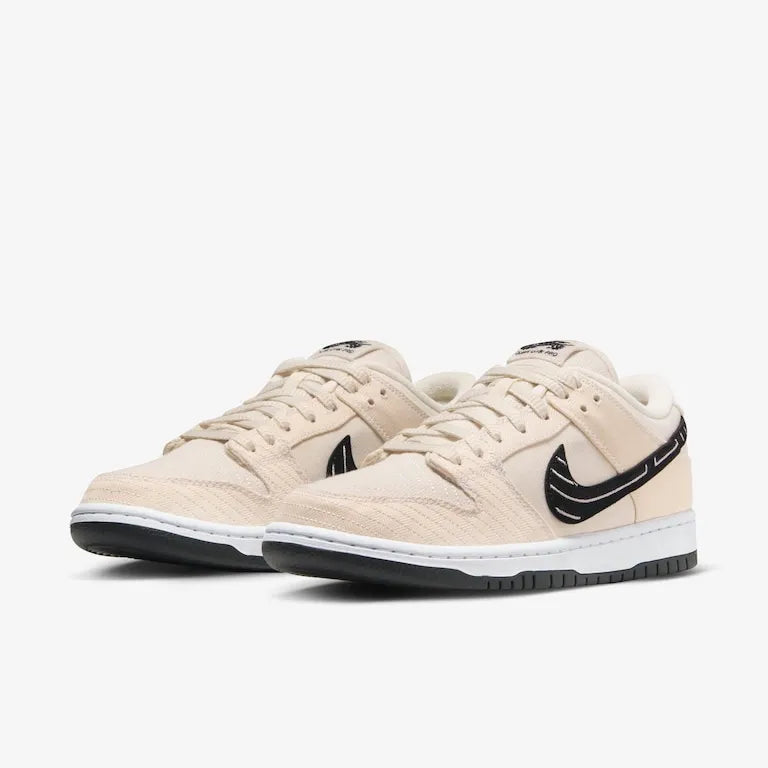 Albino & Preto x SB Dunk Low Pearl – White Clássico