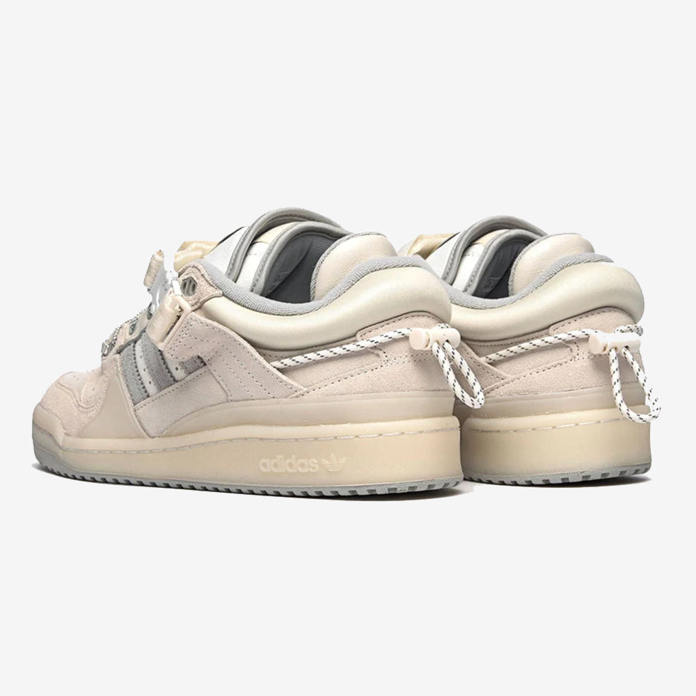 Bad Bunny x Forum Buckle Low – White Confortável