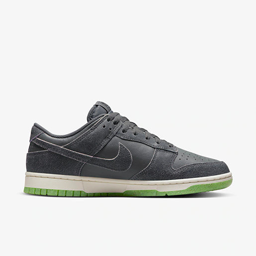 Dunk Low Halloween 2022 – Premium