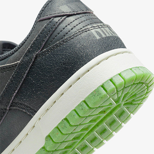 Dunk Low Halloween 2022 – Premium