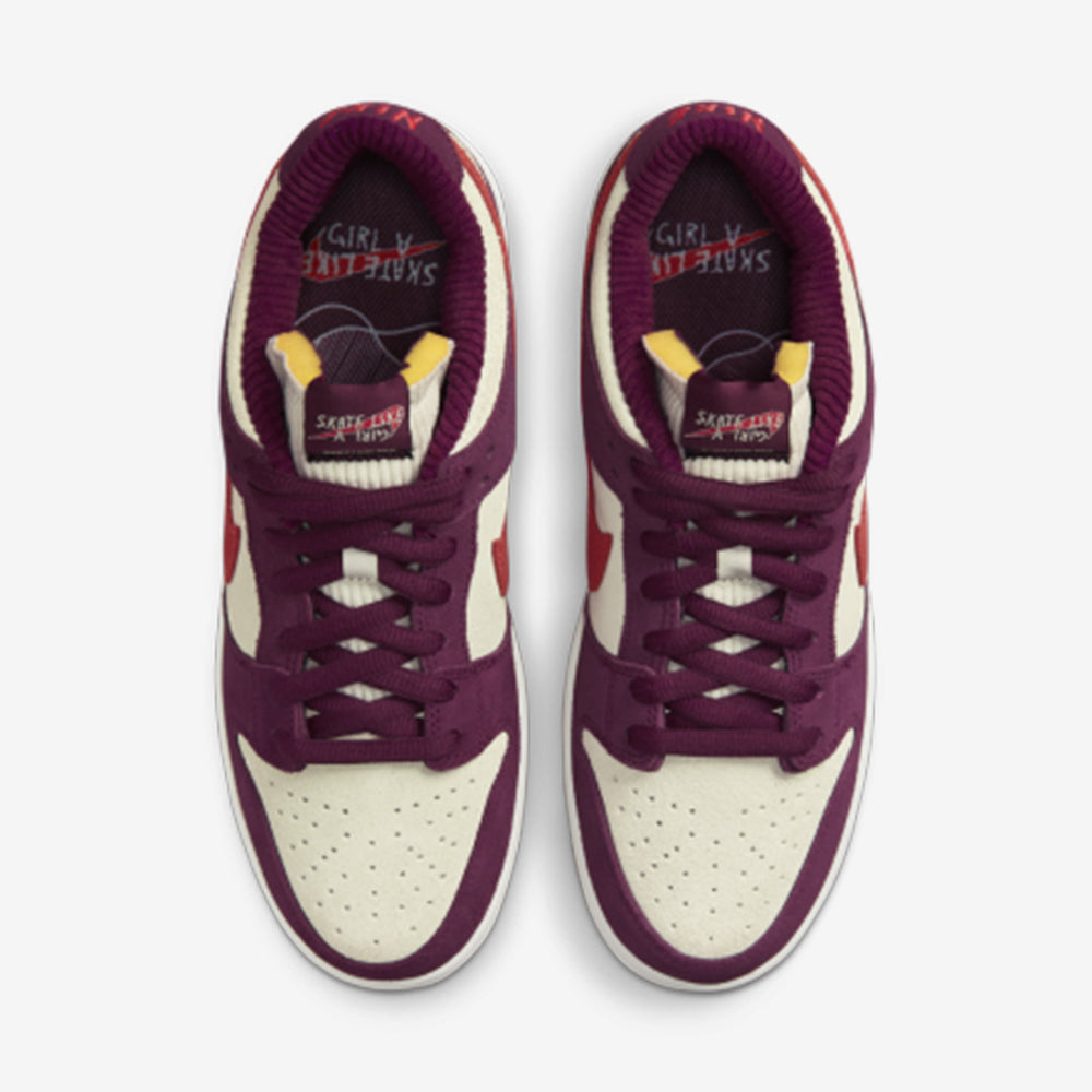 SB Dunk Low Skate Like a – Girl Confortável