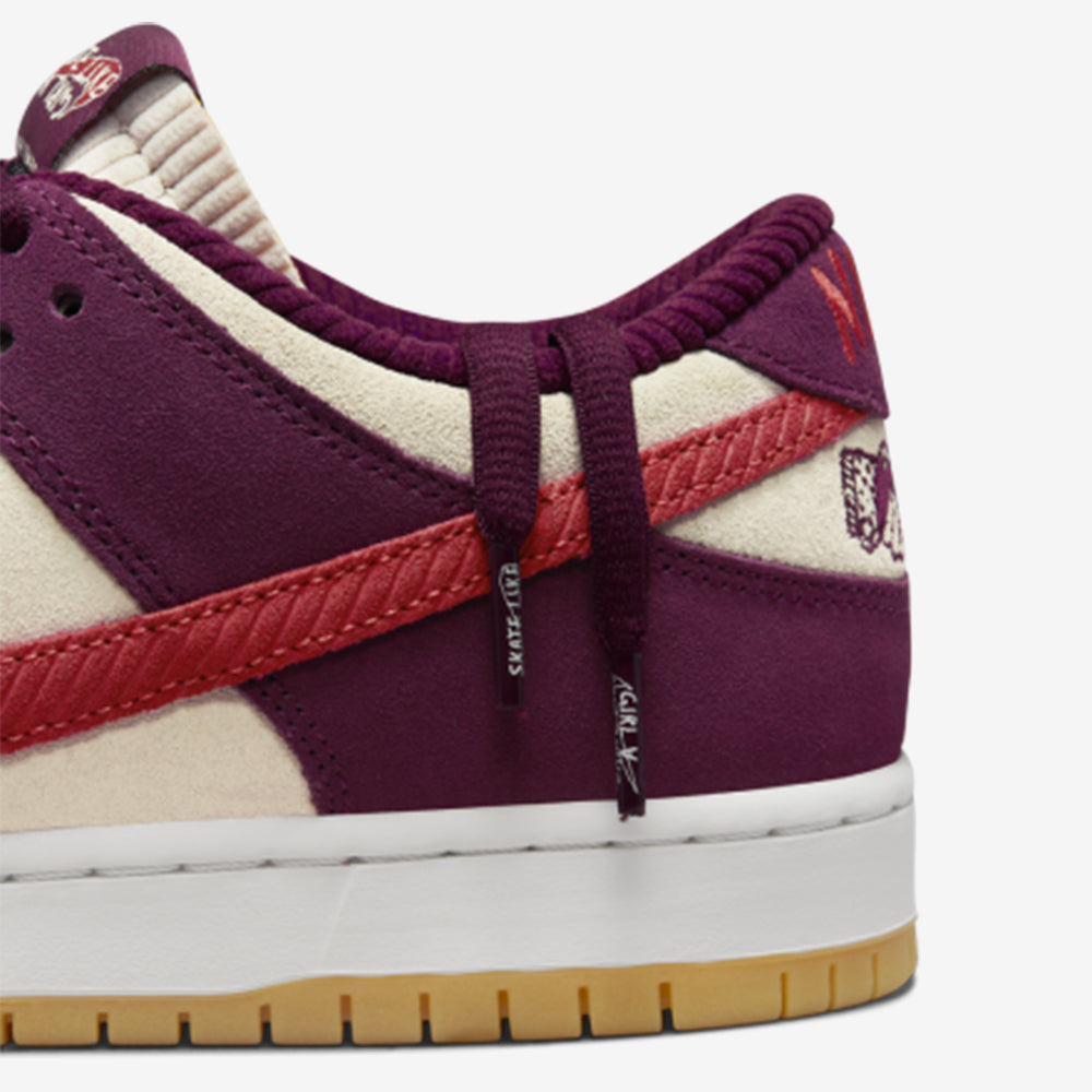SB Dunk Low Skate Like a – Girl Confortável