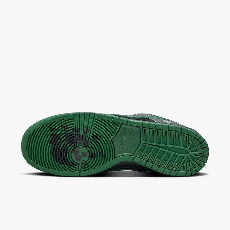 There Skateboards x SB Dunk Low Anthracite and Gorge – Green Clássico