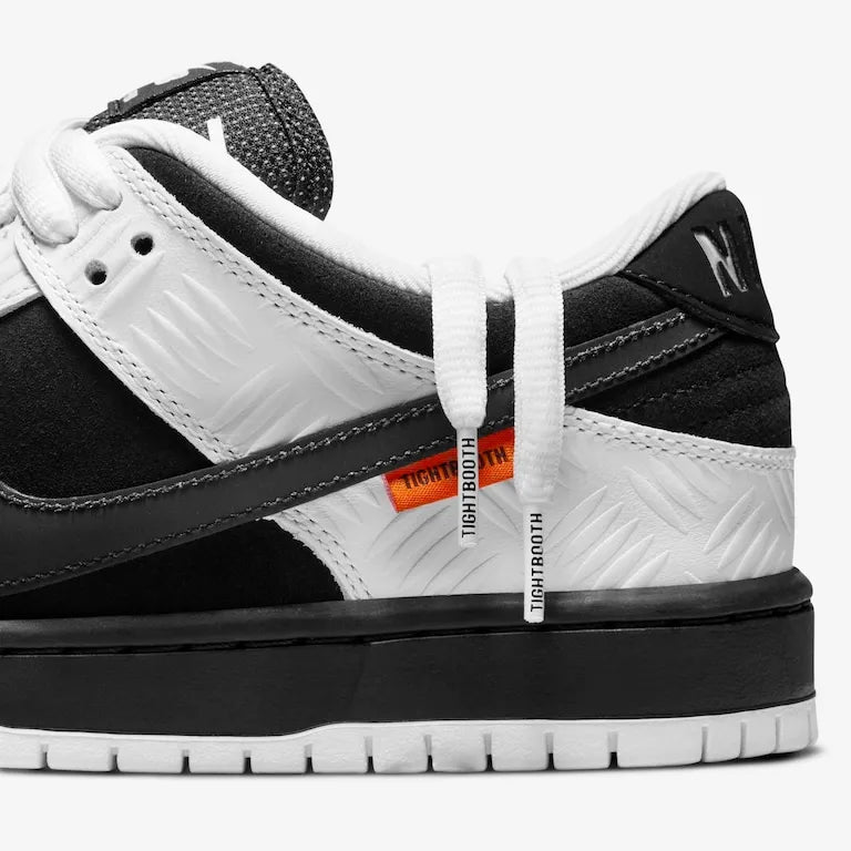 TIGHTBOOTH x SB Dunk Low Black – White Confortável