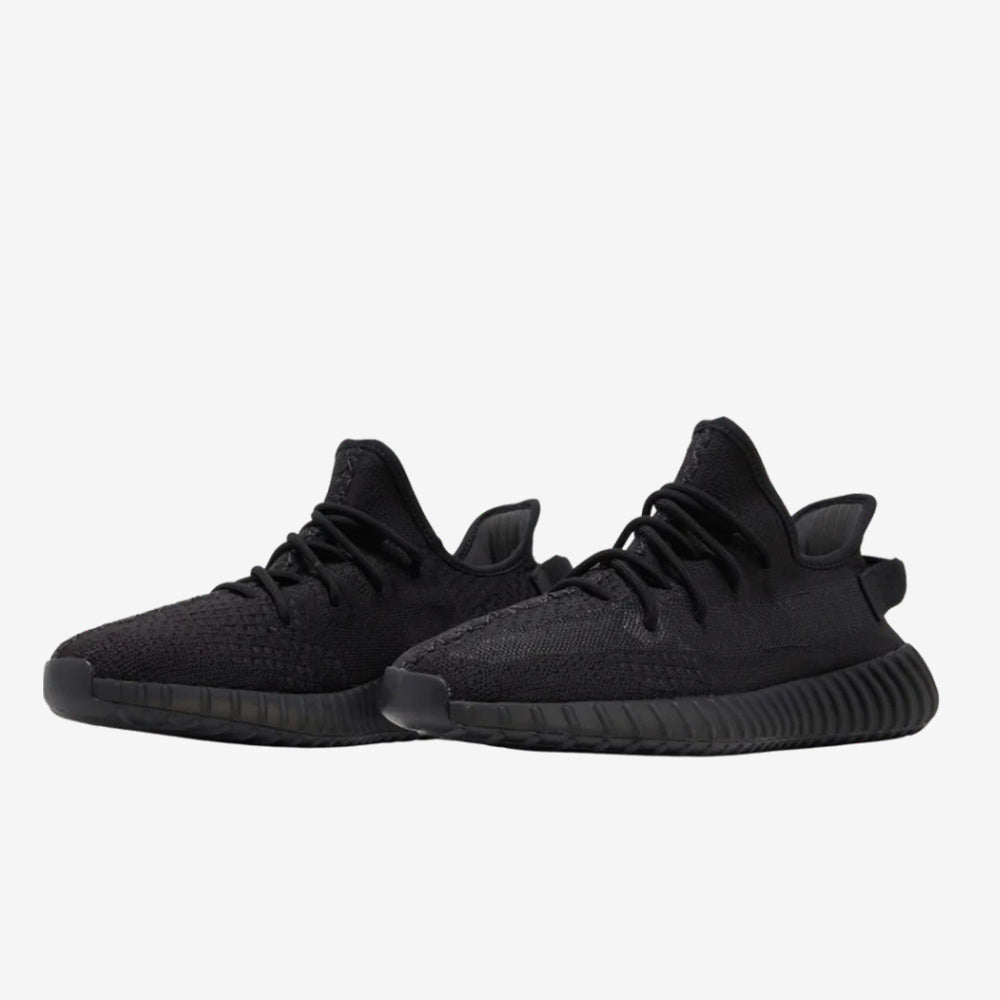 Yeezy Boost 350 V2 – Onyx Clássico